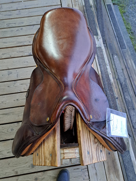 18.5" Pessoa Close Contact Jump Saddle