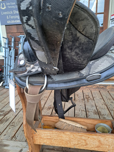 15" Abetta Synthetic Western Saddle