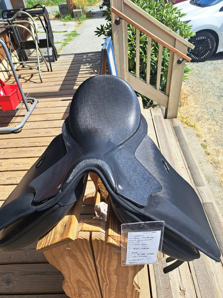 17" Wintec 500 Dressage Saddle