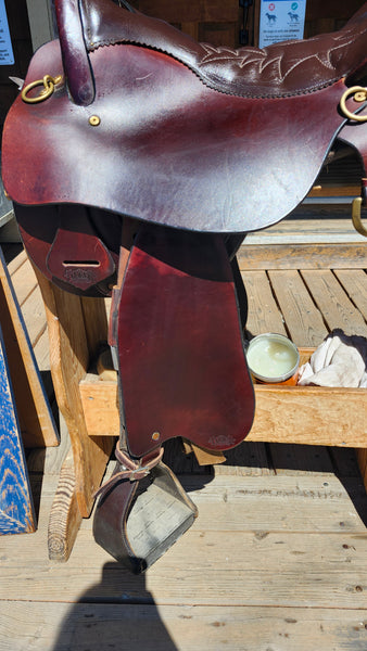 16.5" Tucker Endurance Trail Saddle