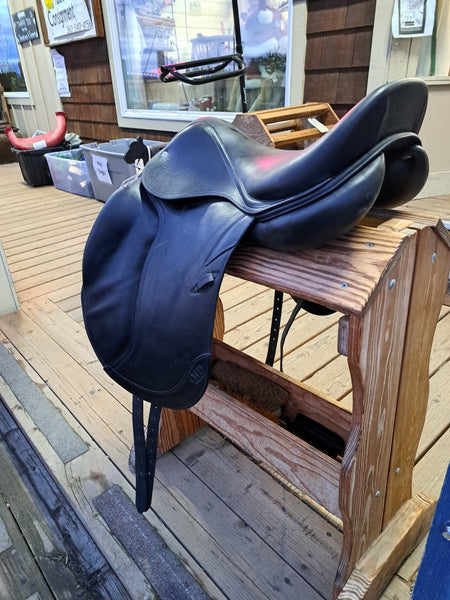 18" CWD SE24 Monoflap Dressage Saddle
