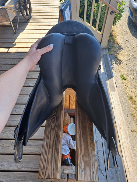 17" Wintec 2000 All Purpose English Saddle