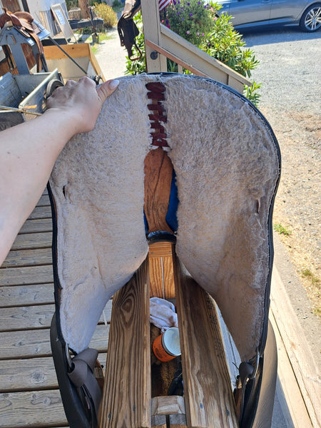 15.5" Rider's Choice Barrel Saddle