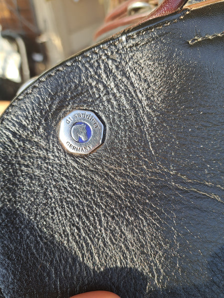 18" DT Saddlery Butterfly Dressage Saddle