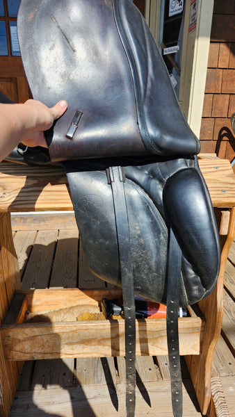 17.5" Collegiate Ruiz Diaz Dressage Saddle