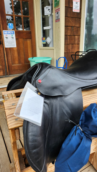 17.5" Albion Kontrol Close Contact Jump Saddle