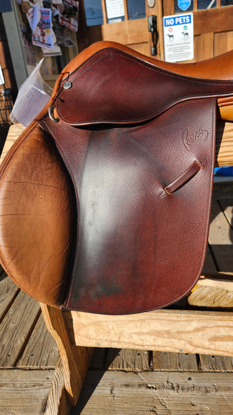 16.5" Pessoa Art Jumping Saddle