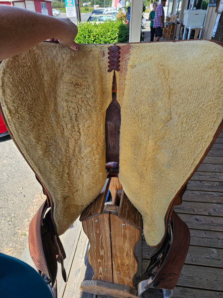 16.5" Bob's Custom Saddles Jordan Larson Reining Saddle