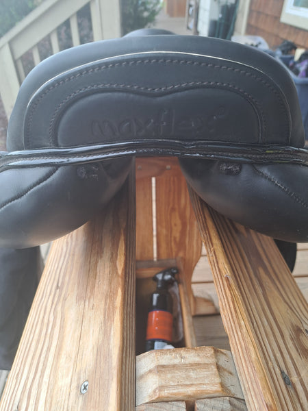 17.5" Max Flex Dressage Saddle