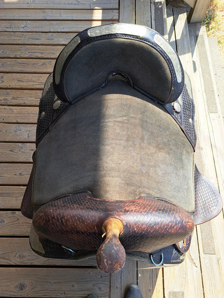 17" Hilason Treeless Barrel Racing Saddle