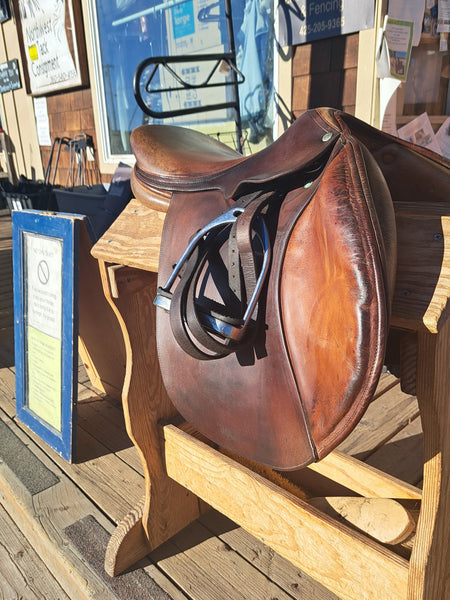 16" Butet Close Contact Jumping Saddle