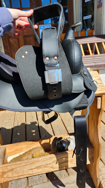 12" Wintec Synthetic Western Saddle