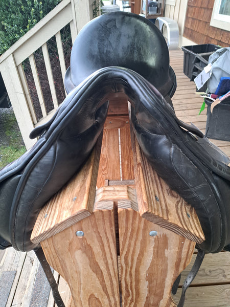 18" Trilogy Amadeo Elite Dressage Saddle