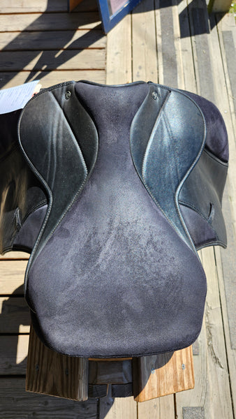17" Thorowgood Griffin Synthetic All Purpose English Saddle