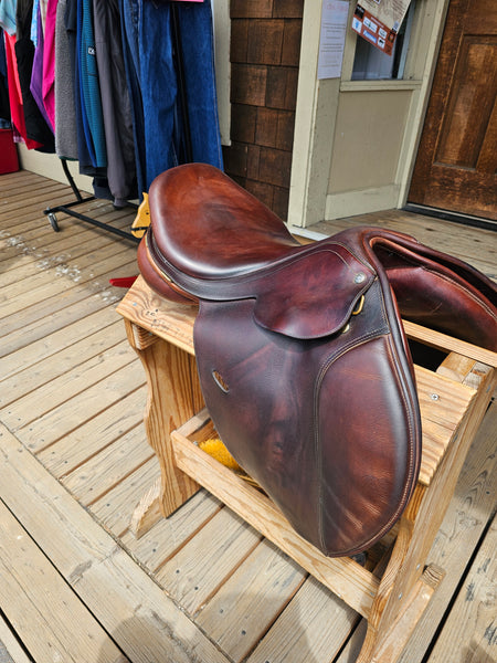 16.5" Collegiate Convertible Jump Saddle