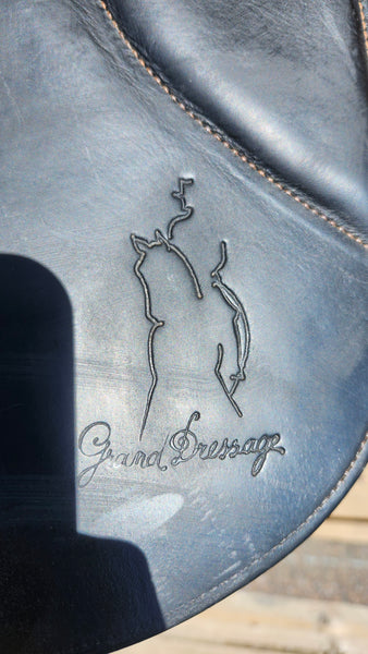 17" Prestige Dressage Saddle
