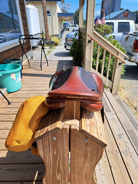 16" Butet Close Contact Jumping Saddle