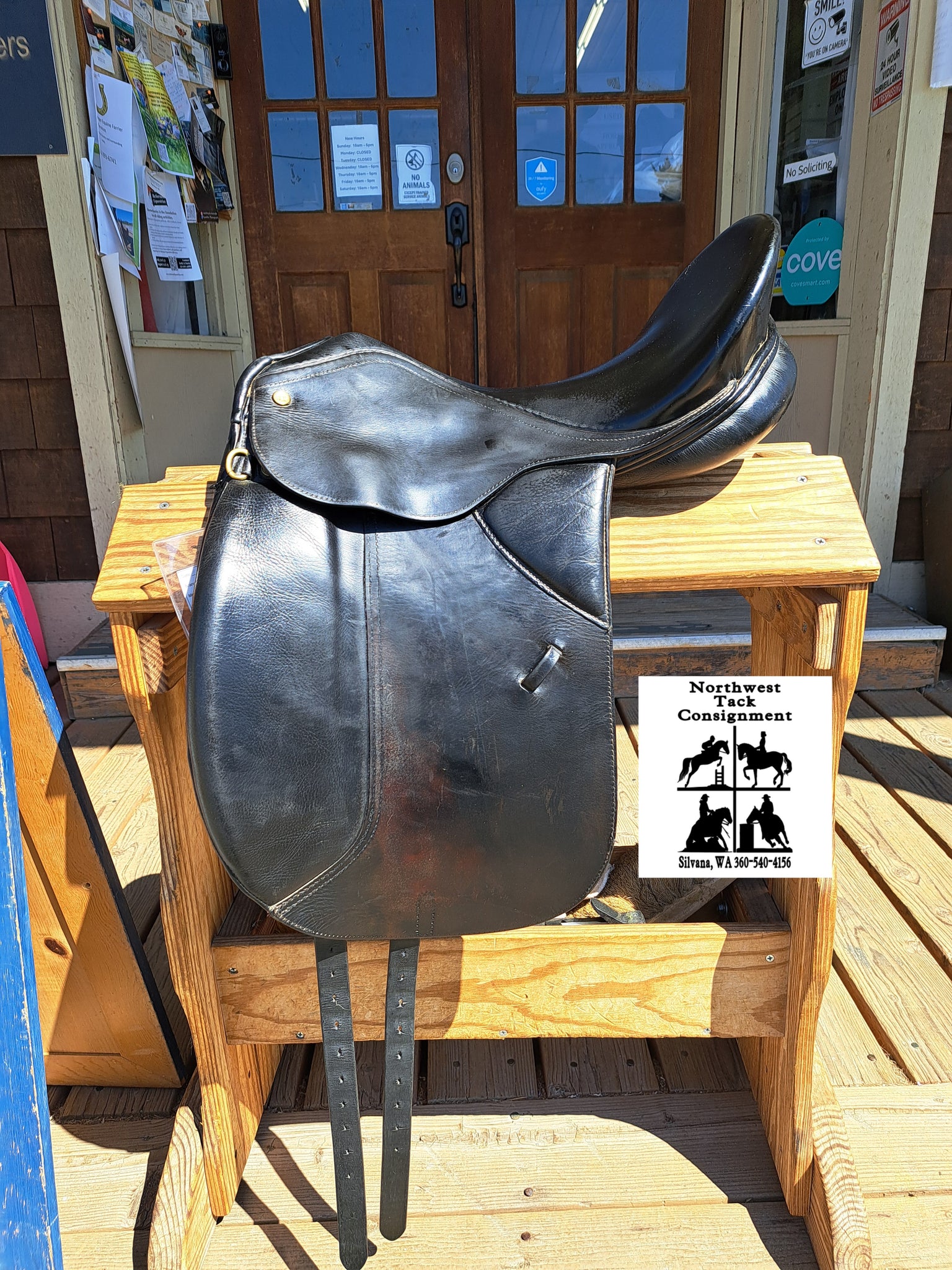 17" Collegiate Dressage saddle