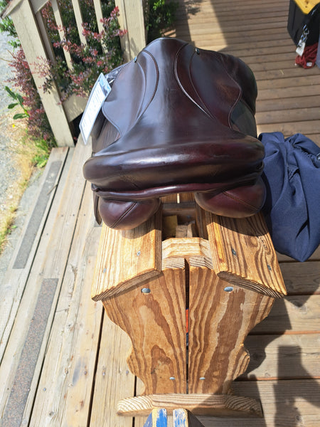 17" Stubben Get-Connected Deluxe Jumping Saddle