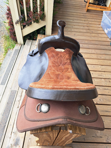 16" Synthetic Western Saddle