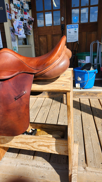 16.5" Harry Dabbs English Saddle