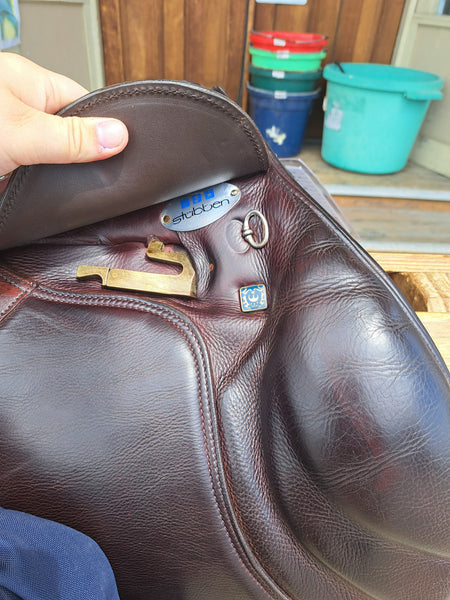 17" Stubben Get-Connected Deluxe Jumping Saddle