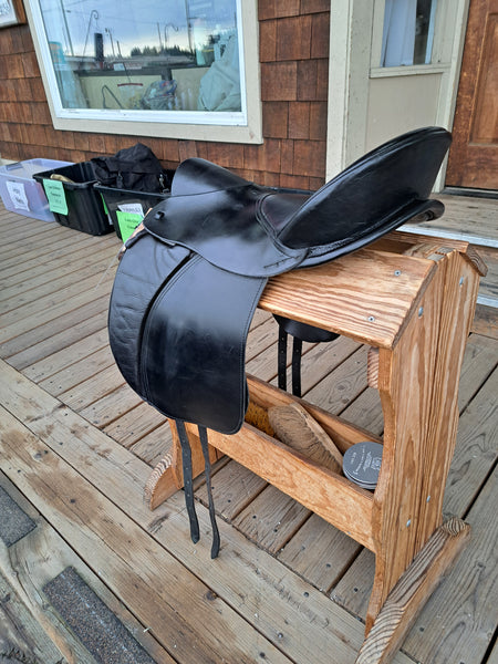 Ansur Classic Dressage Saddle