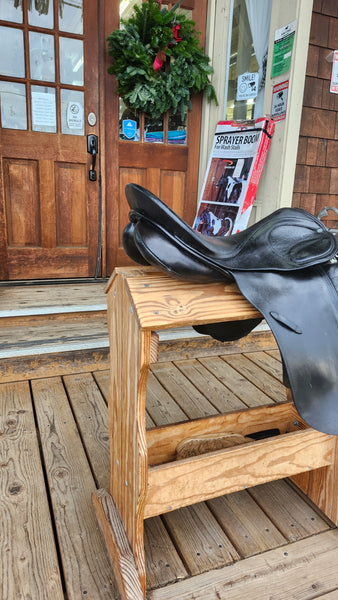 18" Stubben Scandica Dressage Saddle