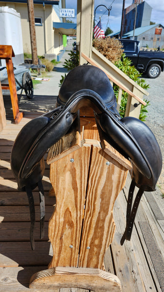 18" Equipe Viktoria Monoflap Dressage Saddle