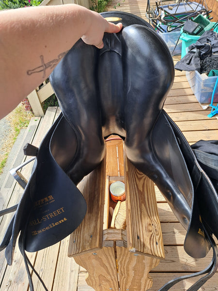 17.5" Kieffer Wall-Street Dressage Saddle