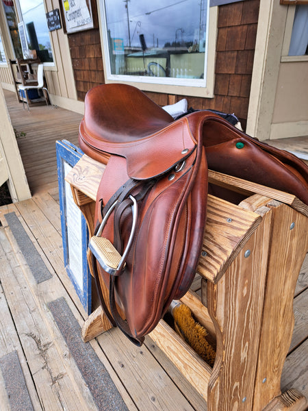 16.5" Amerigo Jumping Saddle