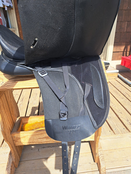 17" Wintec 500 Dressage Saddle