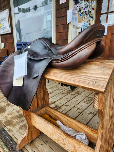 16.5" Pessoa Jump Saddle