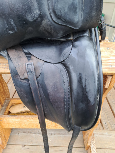 17.5" Revere Custom Dressage Saddle