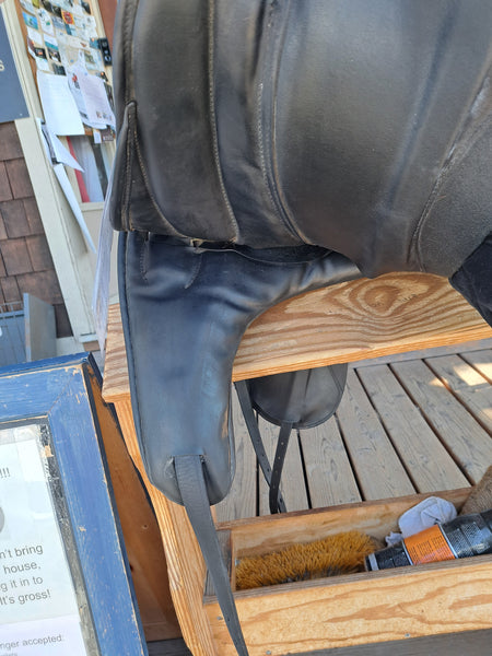 17.5" Custom Saddlery Advantage R Monoflap Dressage Saddle