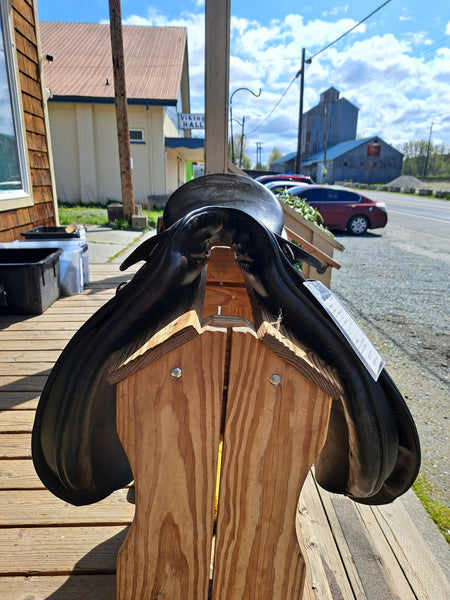 ON TRIAL 17.5" Passier Baum Dressage Saddle