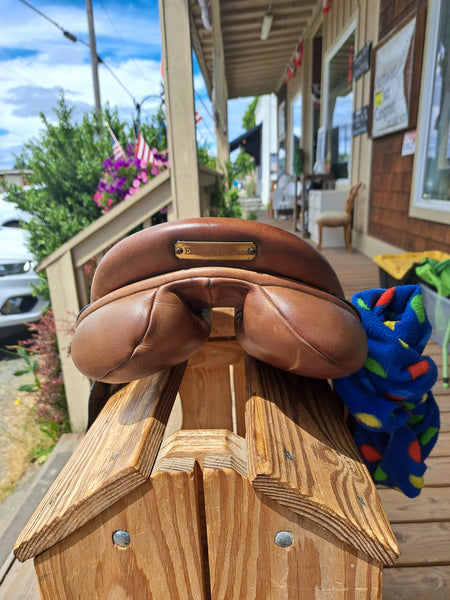17.5" County Innovation Jump Saddle