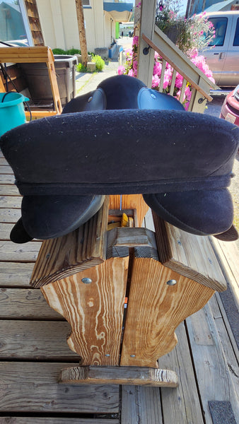 17.5" Thorowgood Dressage Saddle