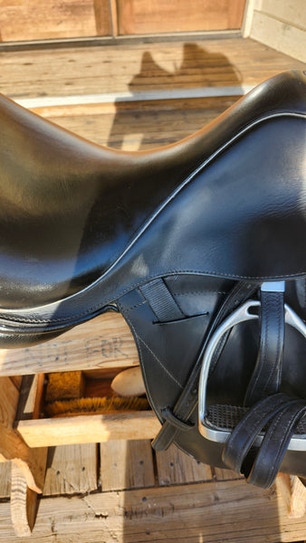 17.5" Custom Sadlery Icon Flight Dressage Saddle