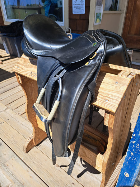 17.5" HDR Dressage Saddle