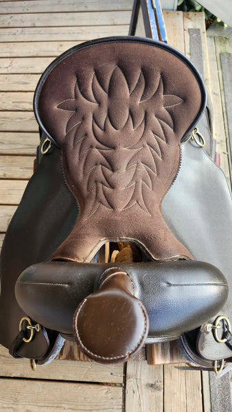 16.5" Lami-Cell by Wintec Synthetic Western Saddle