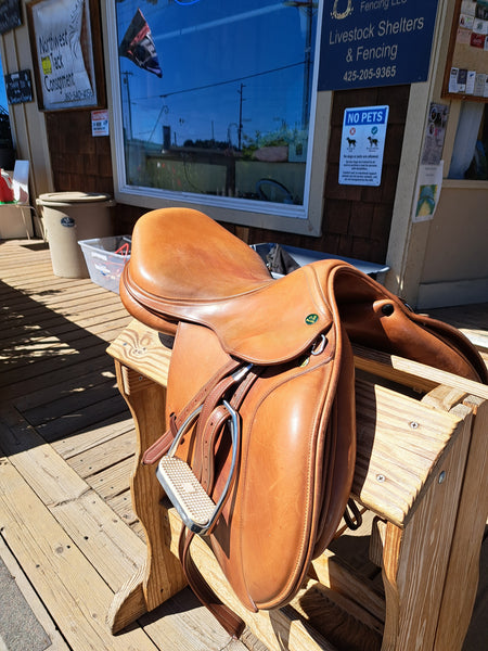 17" Prestige Close Contact Jumping Saddle