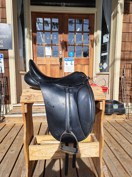 18" Lovatt & Ricketts Ellipse Dressage Saddle