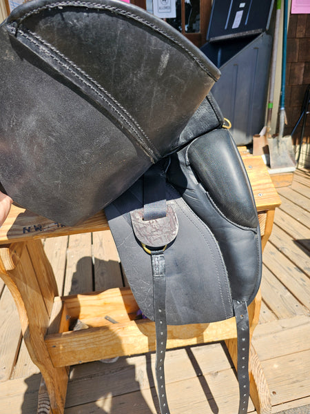 17.5" Hulsebos WB4 Dressage Saddle