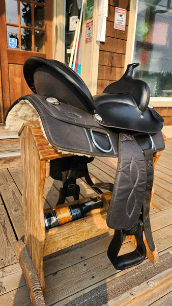 ON TRIAL 16" King Series Synthetic Gaited Western Trail Saddle