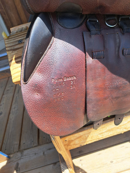 17" Voltaire Palm Beach Jump Saddle