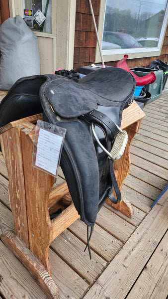 18" Wintec Dressage Saddle