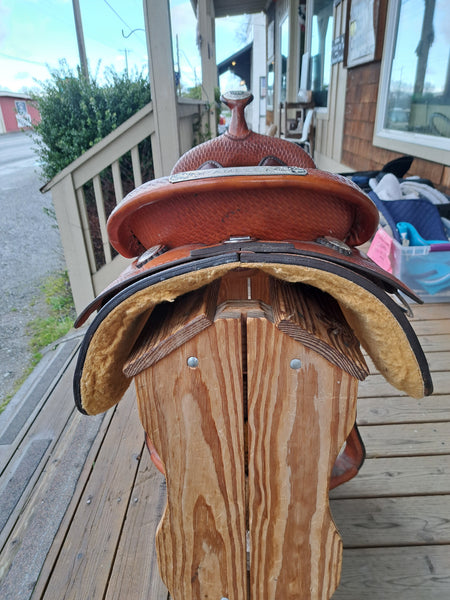 17" Crates Supreme Western Trail Saddle