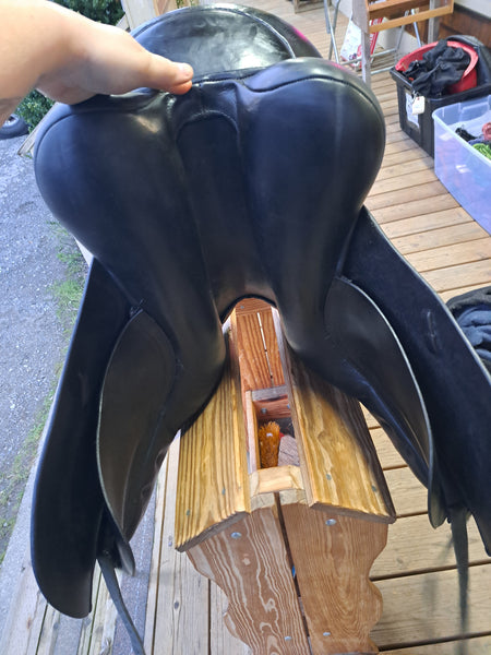 ON TRIAL18" Trilogy Verago Elite Dressage Saddle