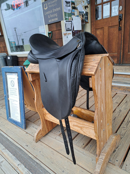 18" Borne Ambassador Dressage Saddle